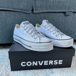 Women’s Platform White Converse size 8.5